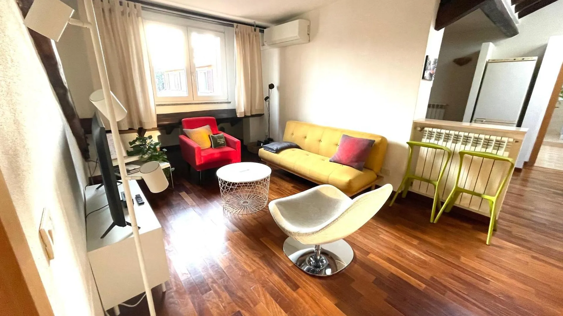 Lovely 2 Room Penthouse At Arco Della Pace Milan Apartment